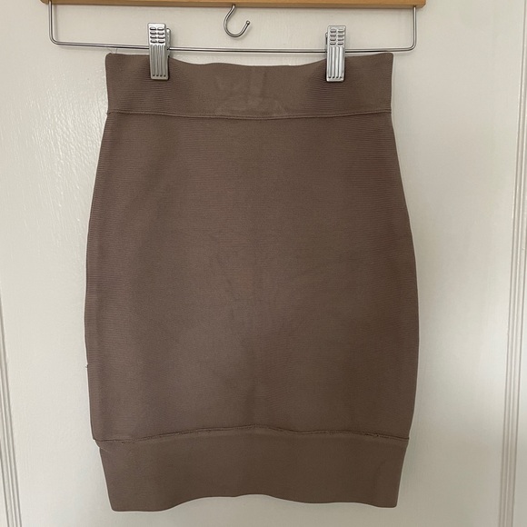 BCBG Bodycon skirt - Picture 2 of 3